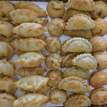 Load image into Gallery viewer, Bitesize cocktail empanadas parbaked x12
