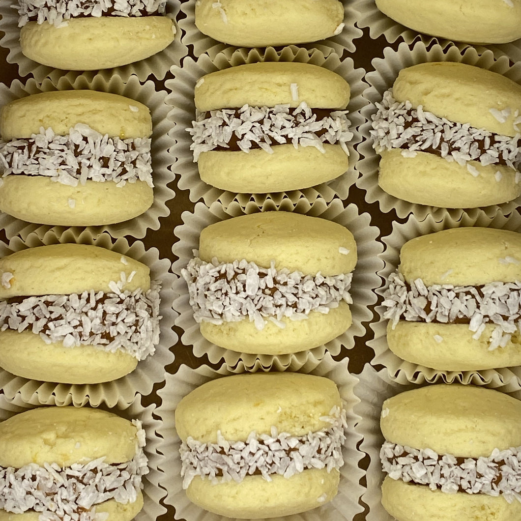 Bitesize Alfajores with dulce de leche x12